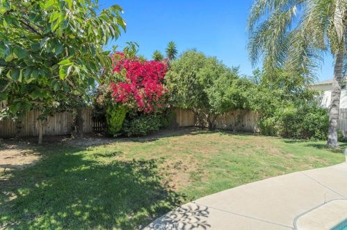 6747 Blewett Ave, Van Nuys CA  91406-6014 exterior