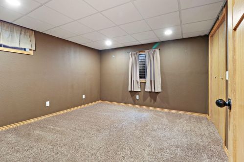 9207 8 Ave, Kenosha WI 53158-5242 exterior