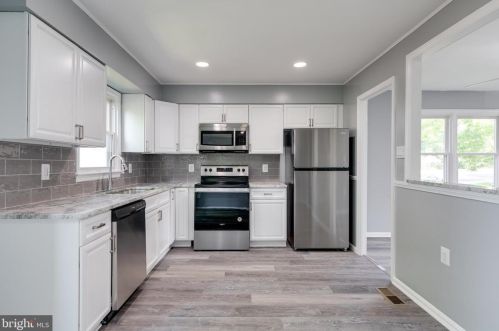 12250 Aztec Pl, Woodbridge VA  22192-1802 exterior