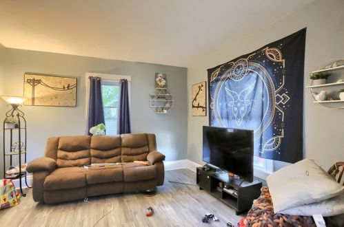 589 Spruce Ave, Hermitage PA  16146-4013 exterior