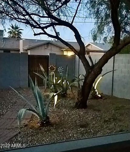 3524 Echo Ln, Phoenix AZ  85051-4752 exterior