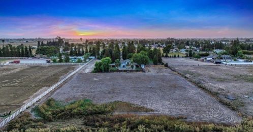 1812 Golf Rd, Turlock CA  95380-9746 exterior