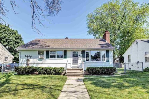 900 Lark St, Green Bay, WI 54303-4125