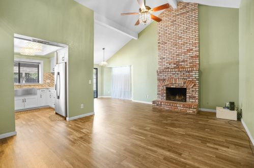 937 Bordeaux Dr, Modesto CA  95351-4433 exterior