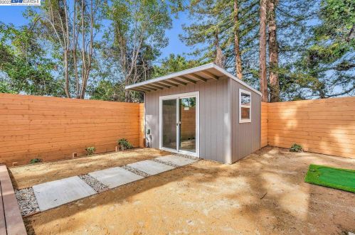 19525 Forest Ave, Hayward CA  94546-3519 exterior