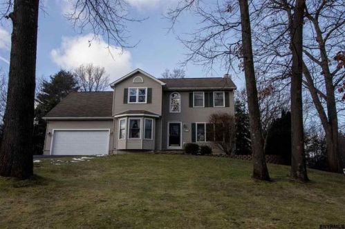 14 Hendrik Hudson Way, Clifton Park Center, NY 12065-2672