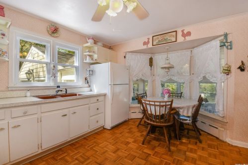 11 Rambling Rd, Northport NY  11768-2315 exterior