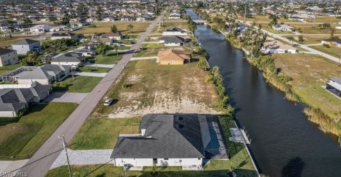 2227 2 Ter, Cape Coral FL  33990-1024 exterior