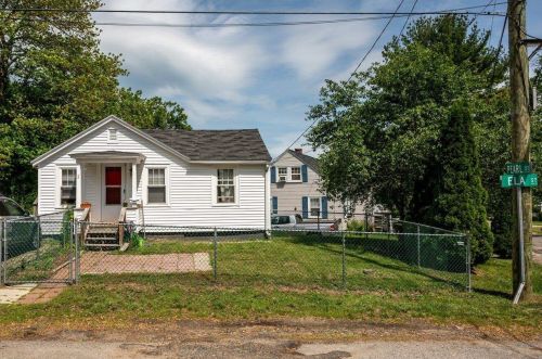 11 Pearl St, Dover, NH 03820-3147