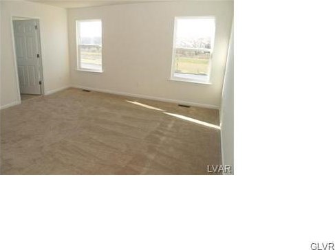 935 King Way, Breinigsville PA  18031-1483 exterior