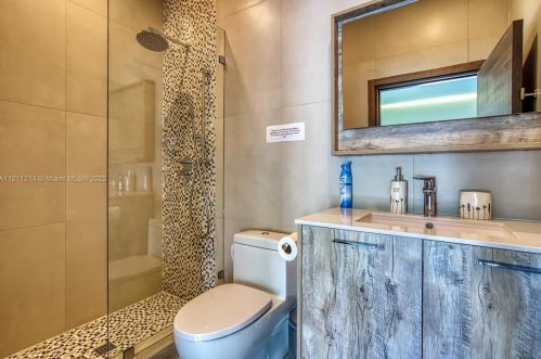 235 6th St, Dania Beach FL  33004-4147 exterior