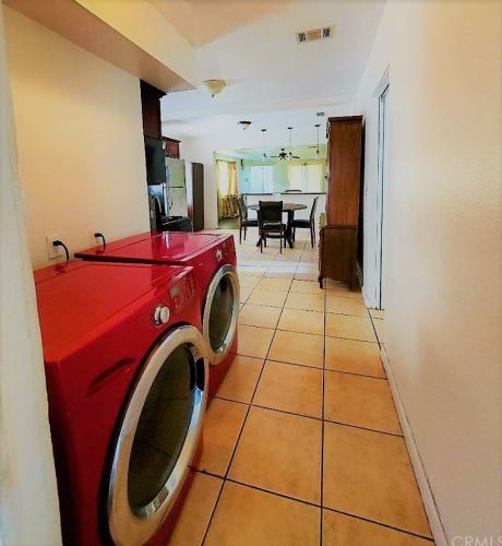 729 28th St, Bakersfield CA  93301-2560 exterior