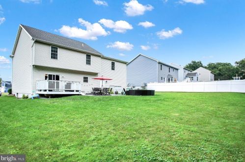 385 Thoroughbred Dr, York Haven PA  exterior