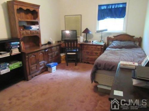 152 Fern Rd, East Brunswick, NJ 08816-3217