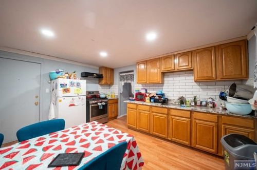 69 Macarthur Ave, Outwater NJ  07026-1520 exterior