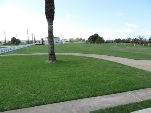 2515 105th St, Galveston TX  77554-6316 exterior