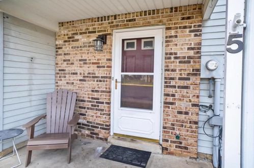 5 Fort Lee Ct, Easton PA  18040-1042 exterior
