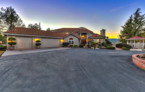 1501 Hidden Bridge Rd, Folsom, CA 95762-9733