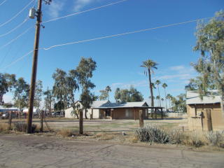 7902 Glendale Ave, Glendale, AZ 85303-2310