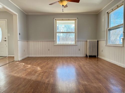 19 Myrtle Ave, Middletown NY  10940-4122 exterior