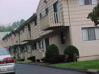 32 Patterson Ave, Stratford, CT 06614-5120