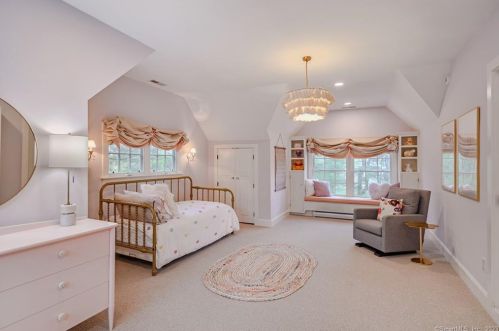 472 Mill Hill Rd, Southport CT  06890-1228 exterior