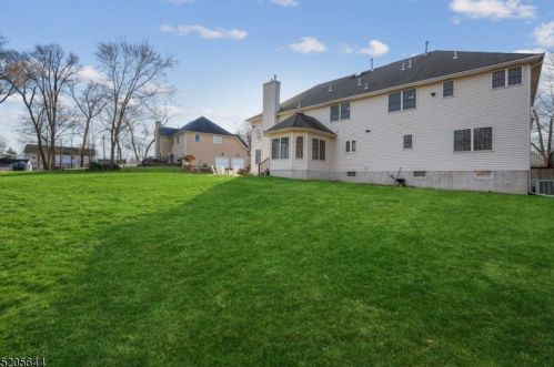 409 Beverwyck Rd, Parsippany NJ  07054-1537 exterior
