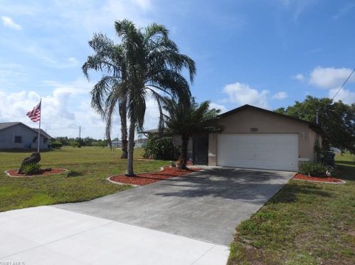 920 11th Ter, Cape Coral, FL 33909-1437