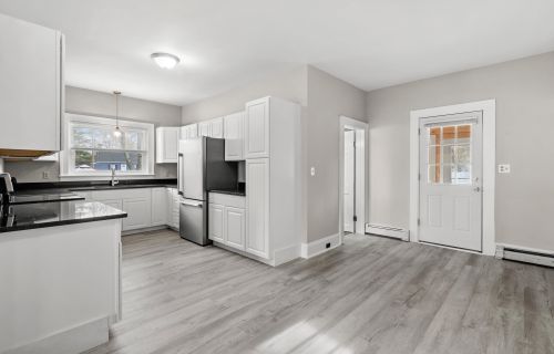 640 Mast Rd, Goffstown NH  03045 exterior