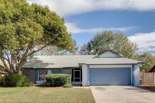 153 Red Rose Cir, Orlando, FL 32835-4476