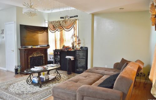 109-41 134th St, Jamaica, NY 11420-1513