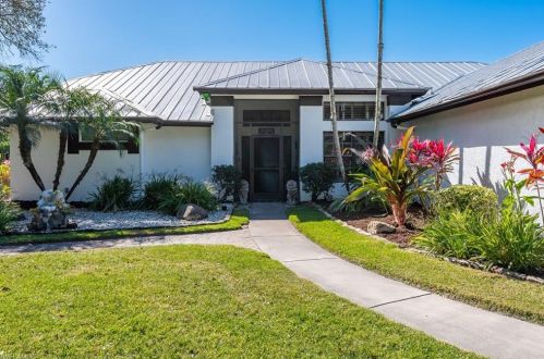 2271 Oakes Blvd, Naples, FL 34119-8758