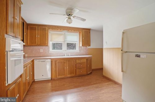 1810 Clinton Rd, Norristown, PA 19403-2706