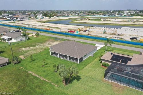 210 6th Ave, Cape Coral, FL 33990-0011