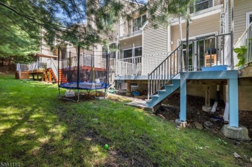 22 Autumn Ridge Rd, Greystone Park NJ  07950-1194 exterior