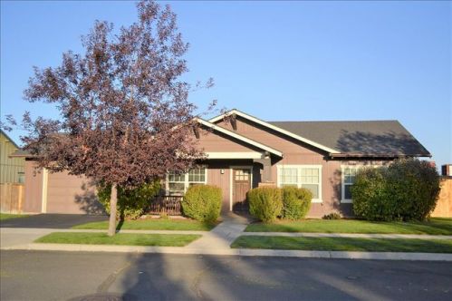 61198 Brookhollow Dr, Bend, OR 97702-2777
