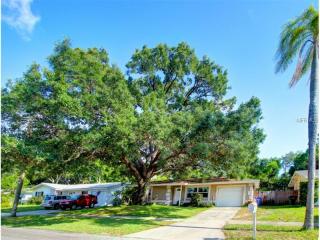 2890 Keene Park Dr, Largo, FL 33771-1428