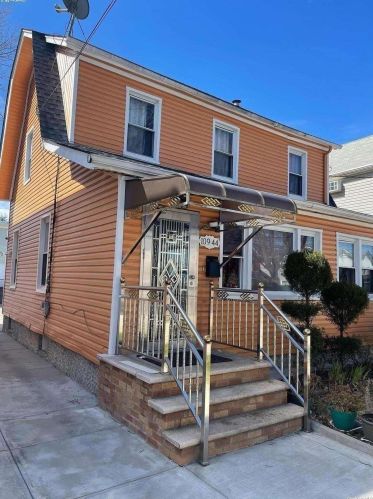 109-44 142nd St, Jamaica, NY 11435-5027