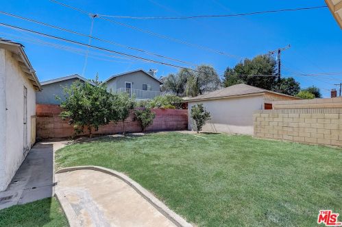 4613 Dunrobin Ave, Lakewood CA  90713-2527 exterior