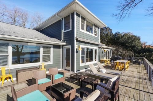 456 Lake Blvd, Mahopac, NY 10541-1747