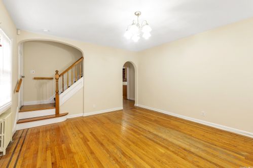 1001 Hillside Ave, New Hyde Park, NY 11040-2711