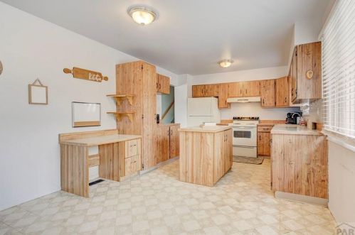 4038 Vly Dr, Pueblo CO 81008-1752 exterior