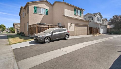4237 Ivory Ln, Turlock CA  95382-7430 exterior