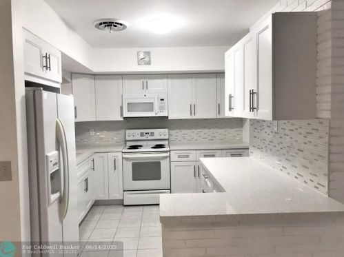 1807 40th Ave, Hollywood FL  33021-4849 exterior