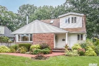 336 Sylvan Ln, Westbury, NY 11590-1903