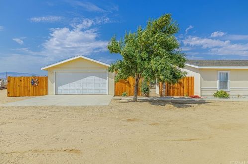 8515 Avenue, Lancaster, CA 93536-8786