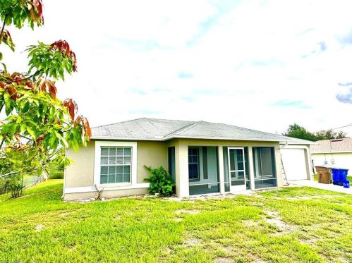 3206 21st St, Lehigh Acres, FL 33976-3540