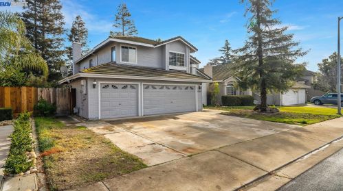 6224 Estelle Ave, Riverbank, CA 95367-2173