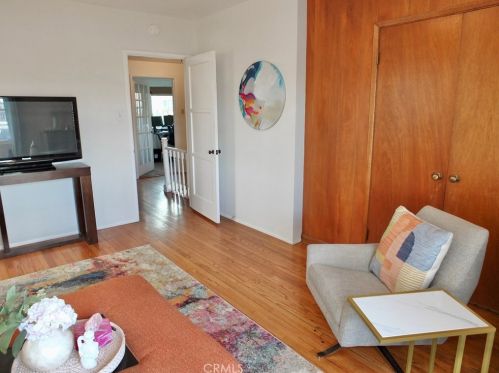 335 Bay Shore Ave, Long Beach CA  90803-1956 exterior