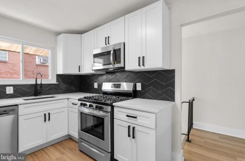 5327 Blaine St, Washington, DC 20019-6662